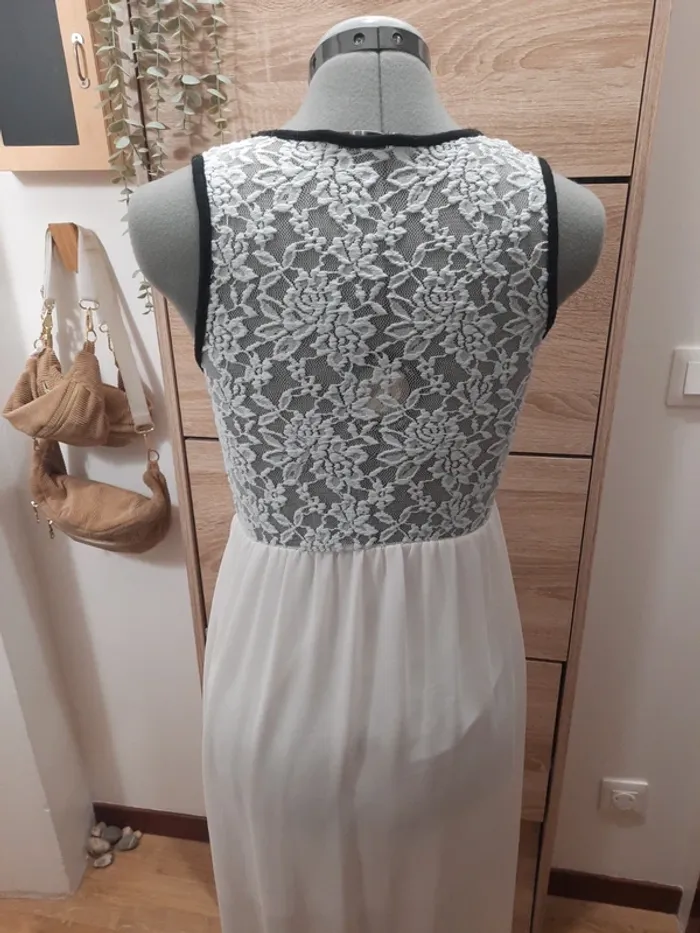 Jolie robe d'été avec dentelle - photo numéro 4