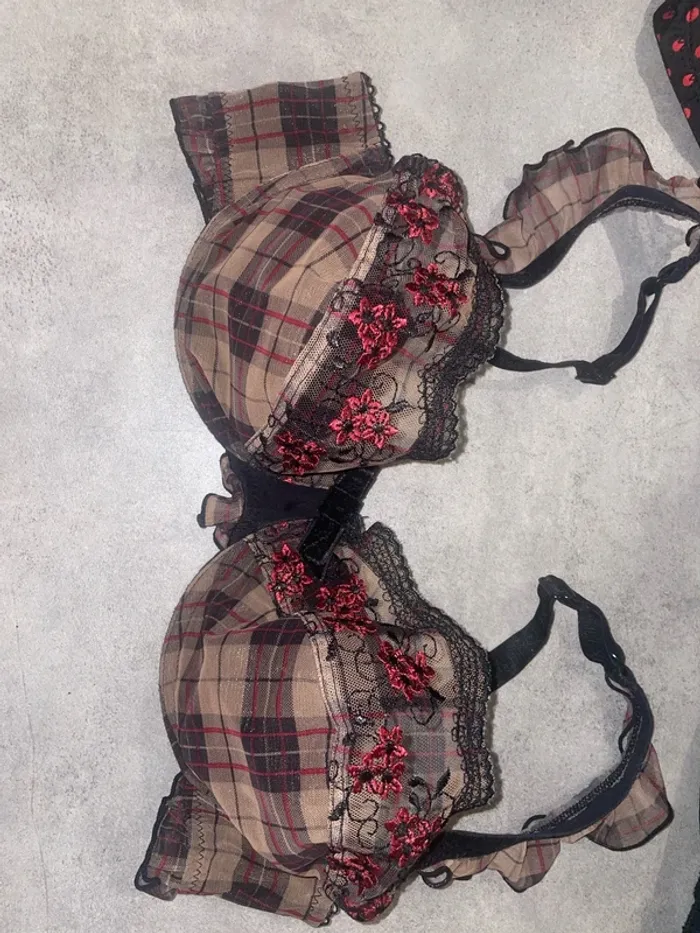 Lot de trois soutiens-gorge - photo numéro 3