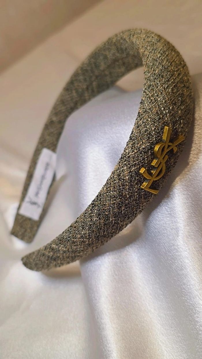 un accessoire de tête élégant et intemporel qui apporte une touche couture à n'importe quelle tenue. - photo numéro 7