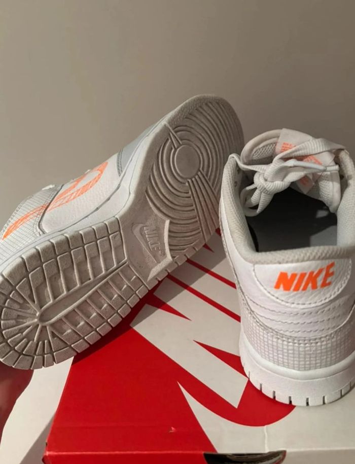Nike Dunk low blanc et orange mixte neuf 37,5 - photo numéro 5