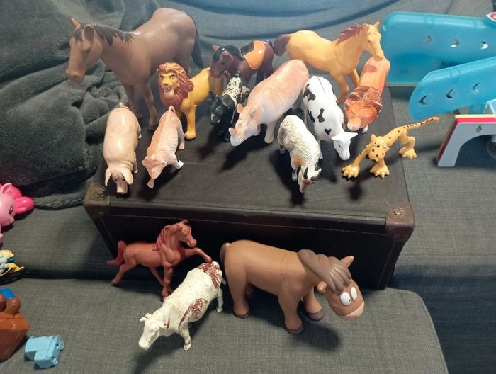 Lot figurines animaux