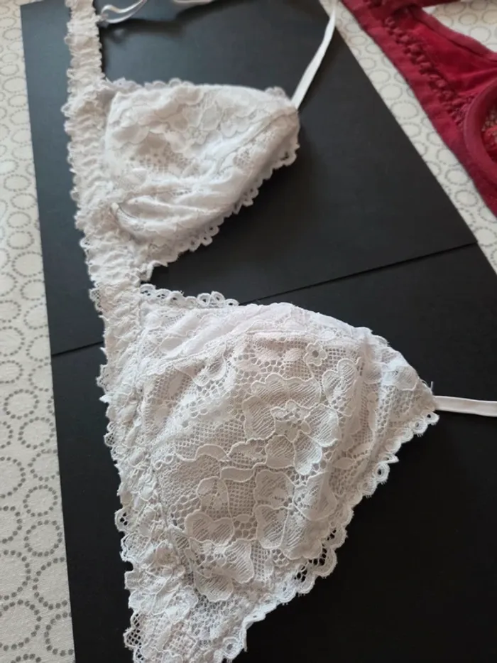 Lot de 3 soutien-gorges bralettes en dentelle - photo numéro 4