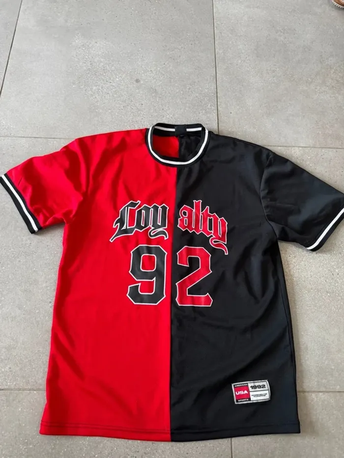 T-shirt Fsbn athletic fit , taille XS, très bon état