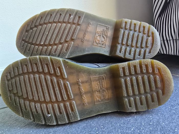 Dr. Martens grises - photo numéro 7