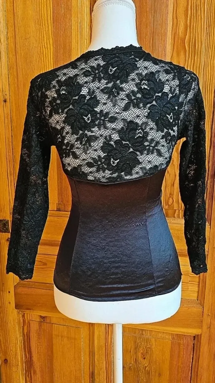 Top vintage en dentelle noir - photo numéro 3