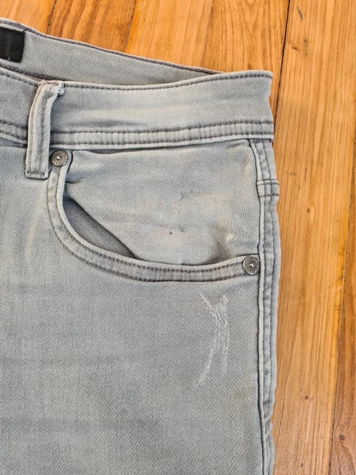 Short stretch gris clair bon état Taille S - photo numéro 3