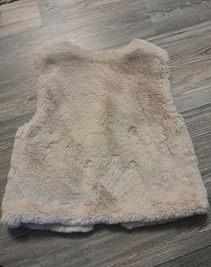 Gilet fausse fourrure fille 6 ans - photo numéro 2