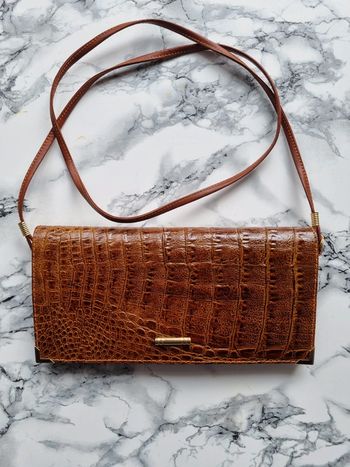 Sac en cuir marron croco vintage