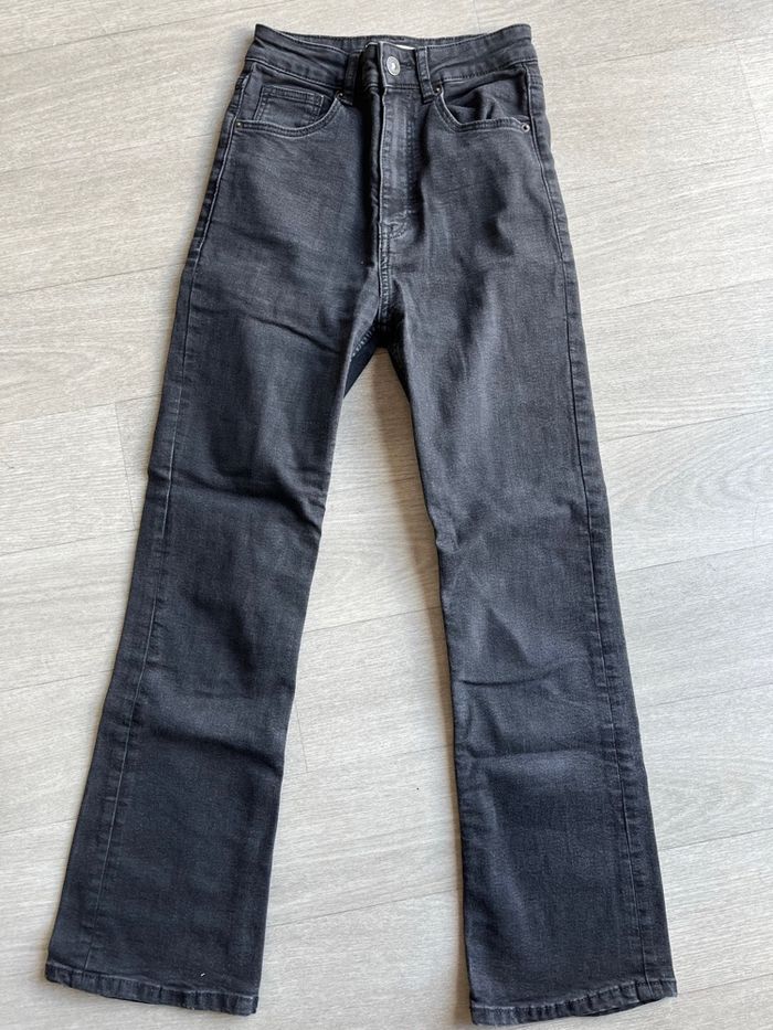 Jean taille haute flare noir Bershka T34 - photo numéro 3