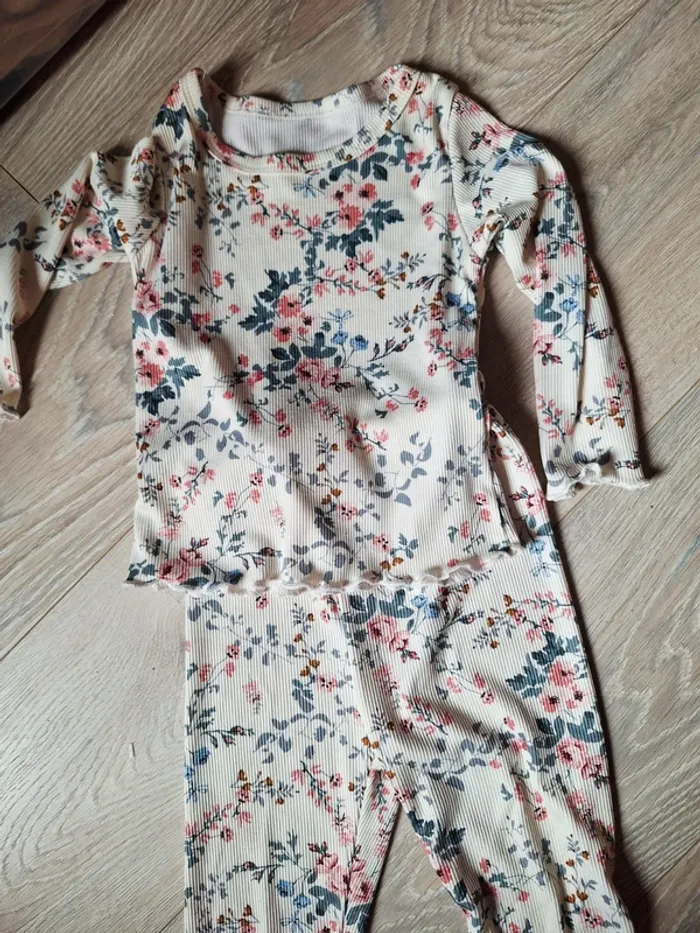 Ensemble 18-24 mois fleuris - photo numéro 2