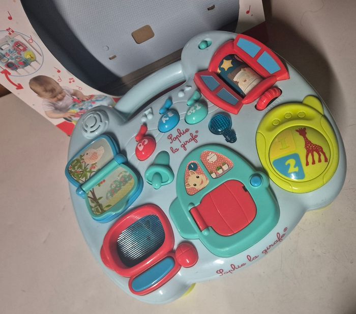 Centre d'activités/ table d'activités Sophie la girafe vulli 2 en 1 - photo numéro 2