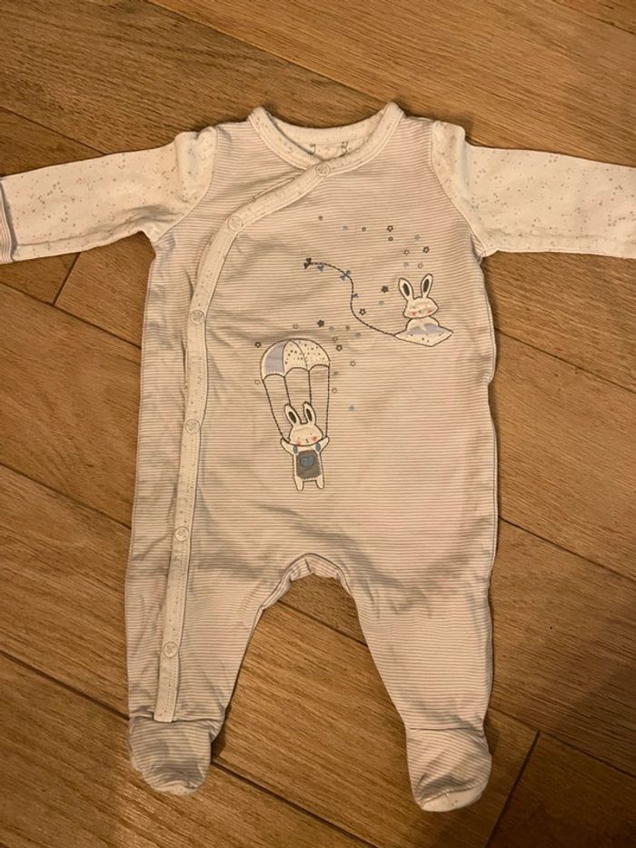 Pyjama 1 pièce blanc et gris sergent major mixte 3 mois très bon état