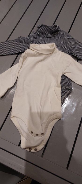 Lot de 2 bodys 6 mois
