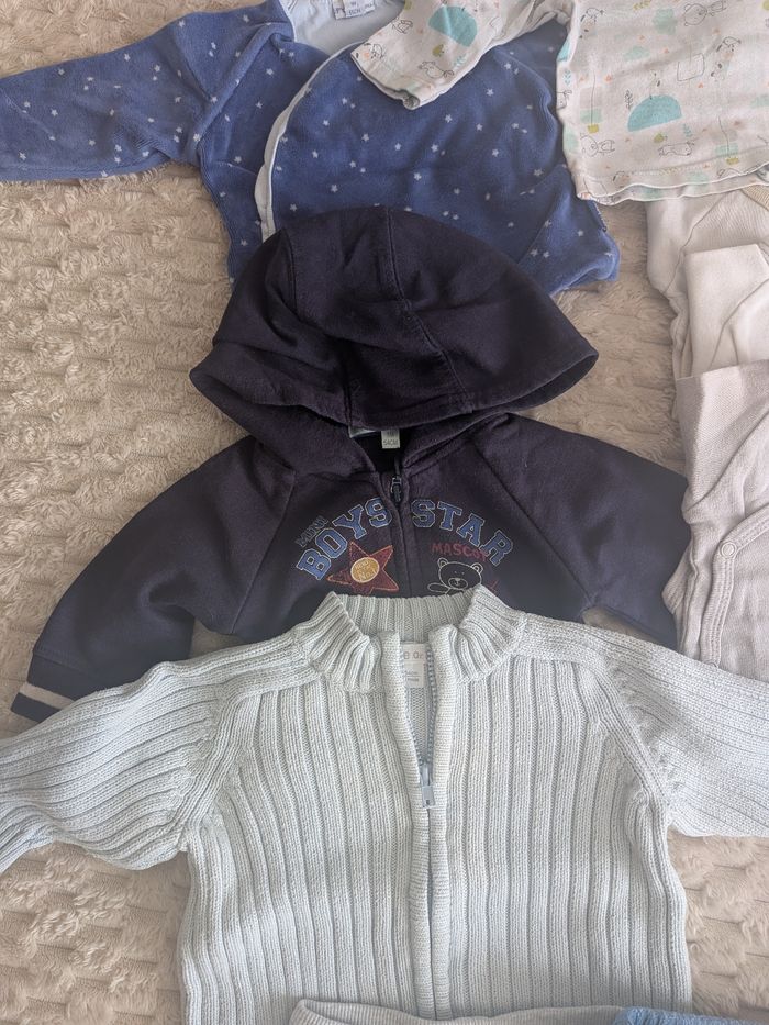 Lot vêtements garçon 1 mois - photo numéro 2