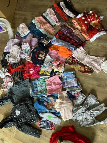 Lot 70 vêtements fille T3 ans