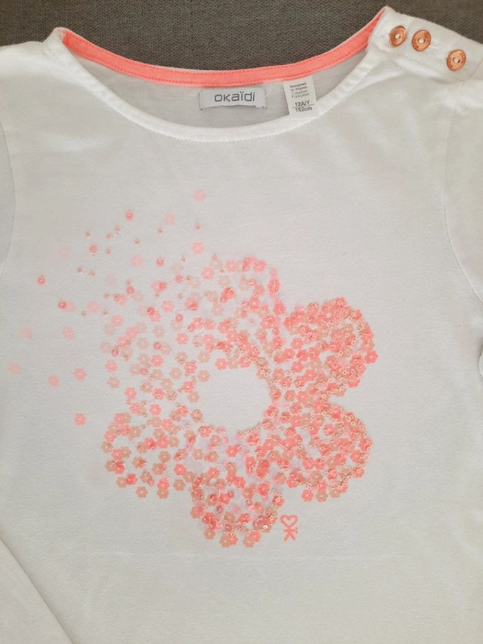 T-shirt manches longues Okaïdi 12 ans blanc motif fleur en sequins roses fluo - photo numéro 2