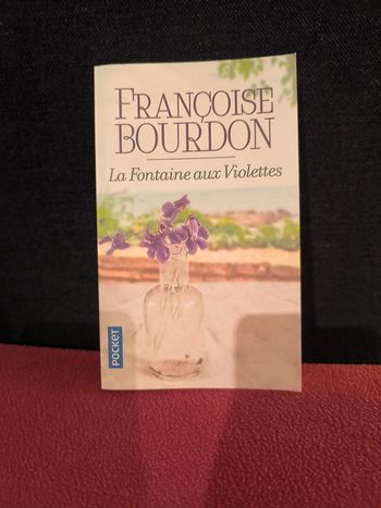 La fontaine aux violettes de Françoise Bourdon