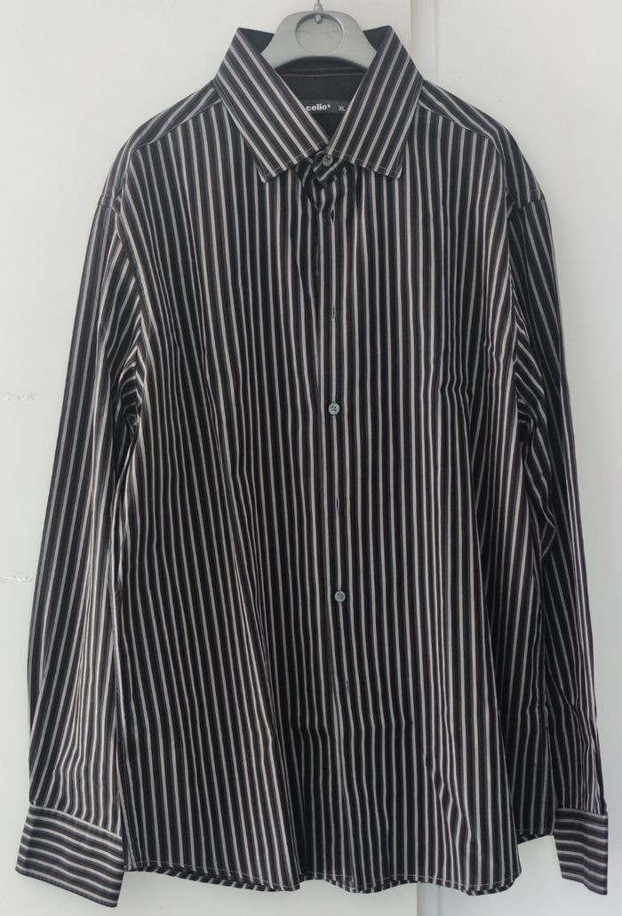 Chemise à manches longues pour homme marque Celio couleur noire à rayure blanche taille XL