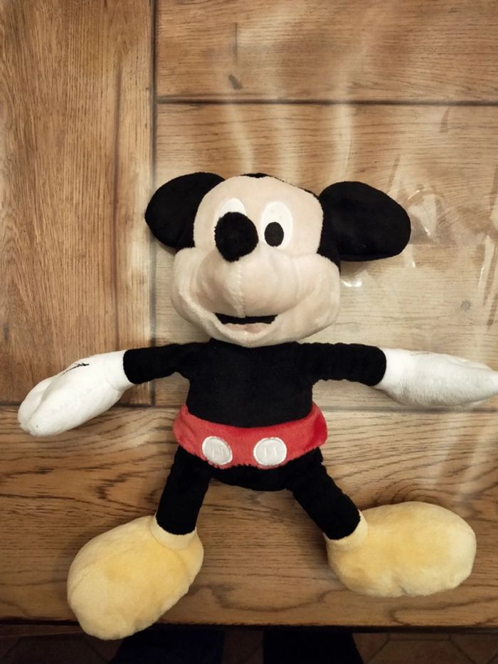 Mickey en peluche