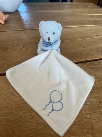 Doudou ours mouchoir ballons