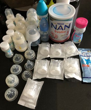 Biberons tétines et lait