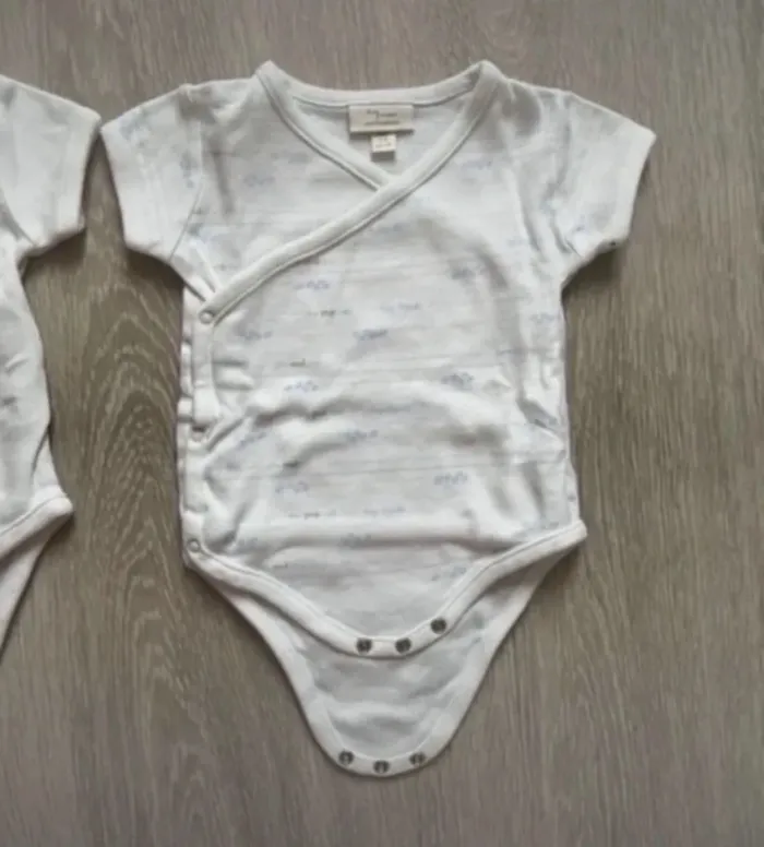 Lot des 2 bodys été 1-3 mois - photo numéro 4