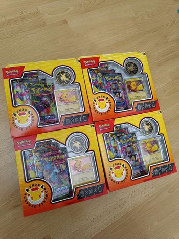 Lot de 4 coffrets pokémon day 30 ans 