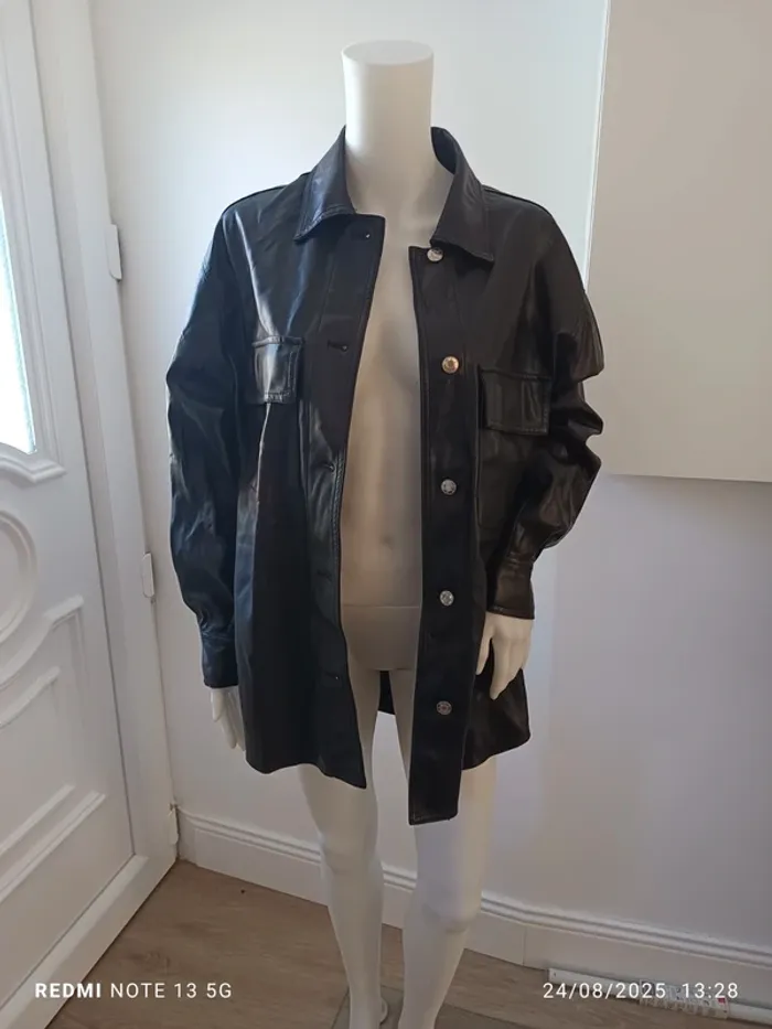 Magnifique veste simili cuir Bershka taille M