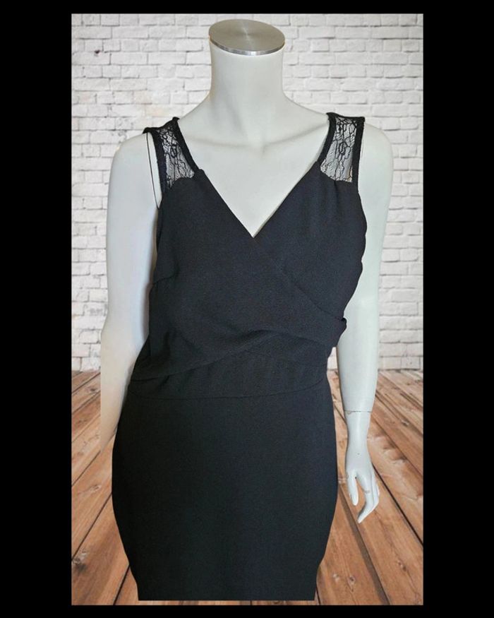 Robe noire dentelle - photo numéro 5