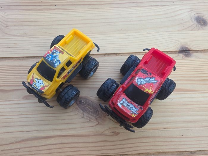 🚙 Petit Monster Truck jouet - photo numéro 2