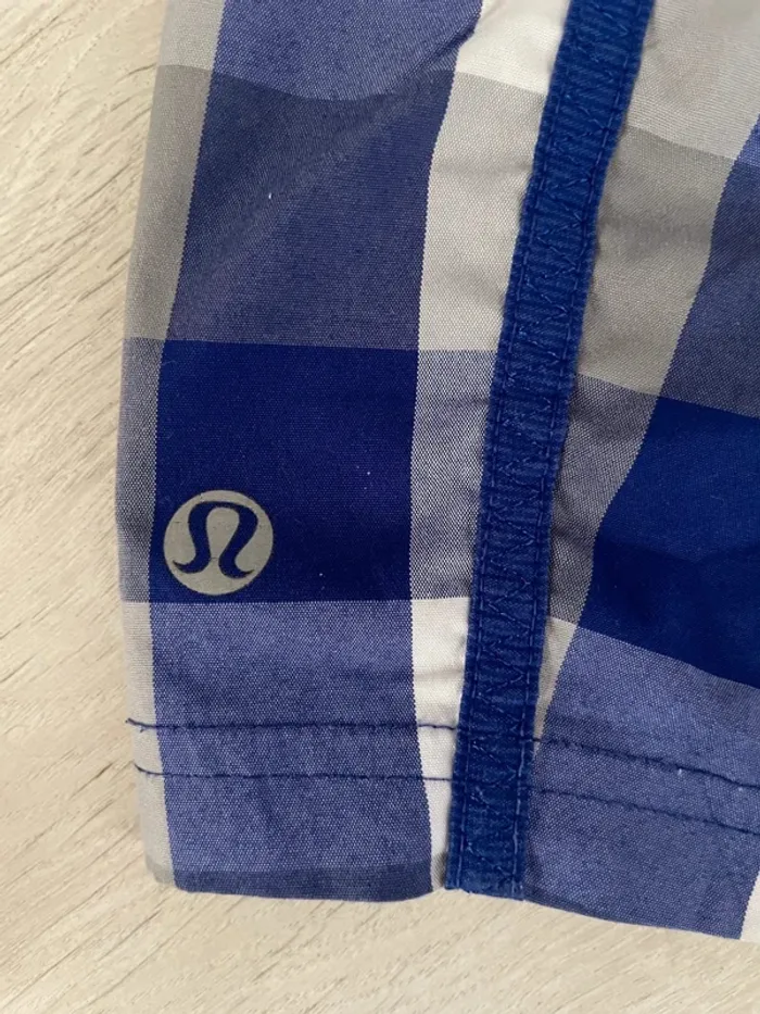 Lululemon Vintage Leader of the track blue gray plaid Womens Shorts - photo numéro 4