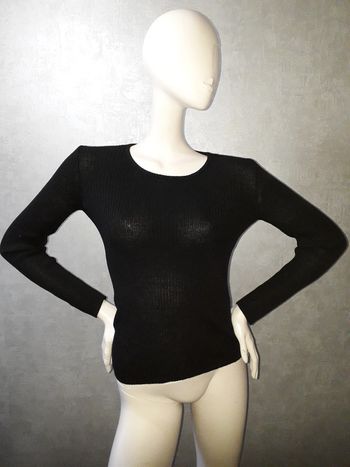 pull noir taille 36/38