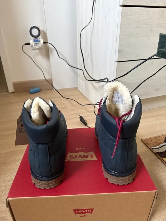 Magnifiques paires de bottines Levi’s neuves avec étiquette pointure 38 - photo numéro 7