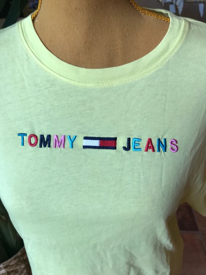 Tommy jeans t shirt taille xs neuf jaune - photo numéro 2