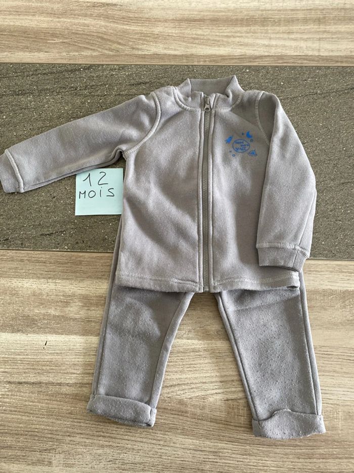 Ensemble jogging gris 12 mois