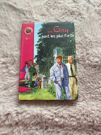 Livre bibliothèque rose