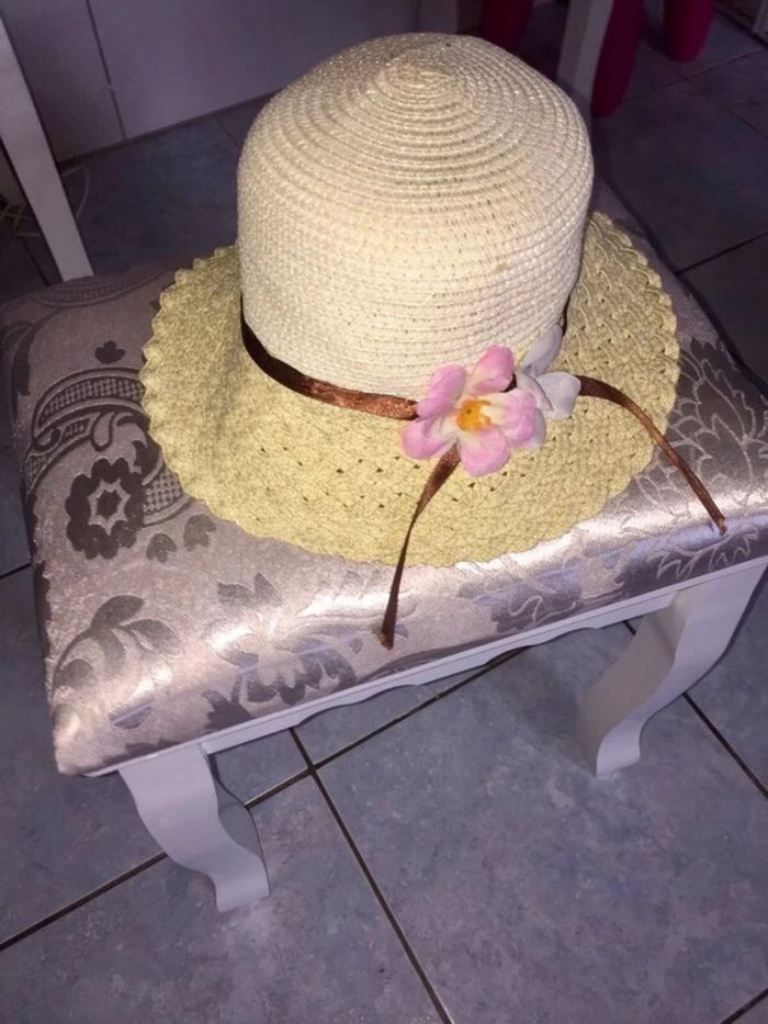 Chapeau T52 en tbe à 6 euros