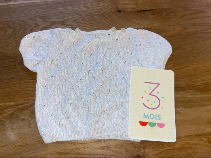 Petit pull 3 mois