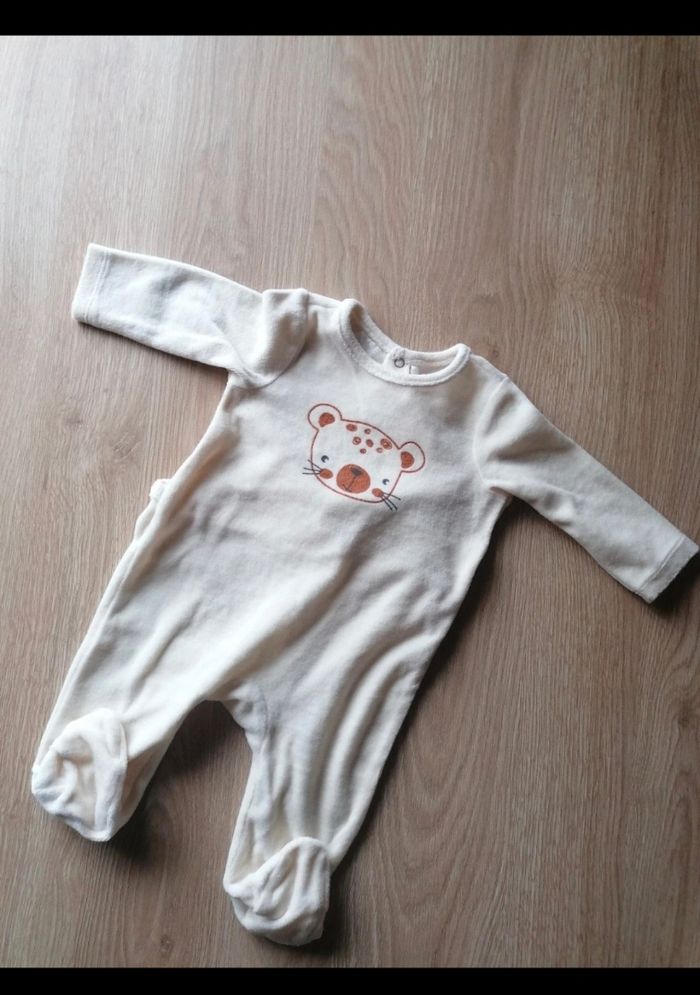 Lot de deux pyjamas velours 6 mois - photo numéro 6