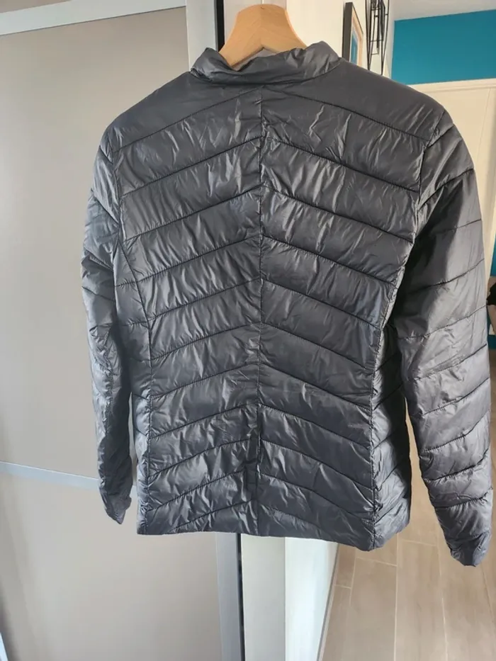 Doudoune fine veste imperméable manteau bleu marine taille S Roxy très bon état - photo numéro 2