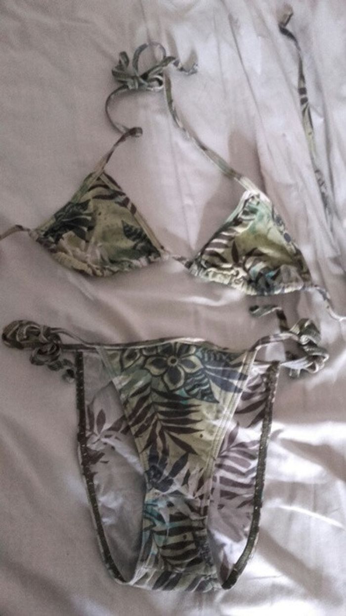 Bikini vert jungle feuillage