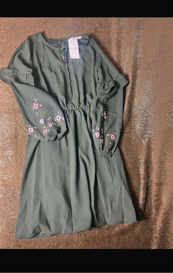 Magnifique robe camaïeu 38 brodée
