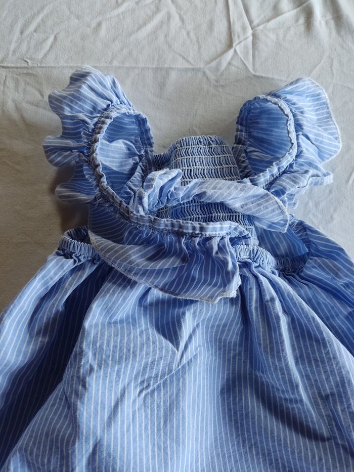 Robe dos nu - photo numéro 2