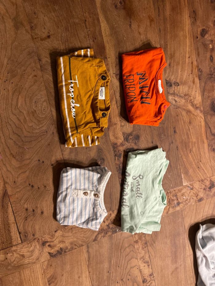 Lot de quatre T-shirts manches longues et manches courtes - photo numéro 2