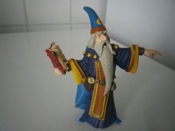 FIGURINE MAGICIEN