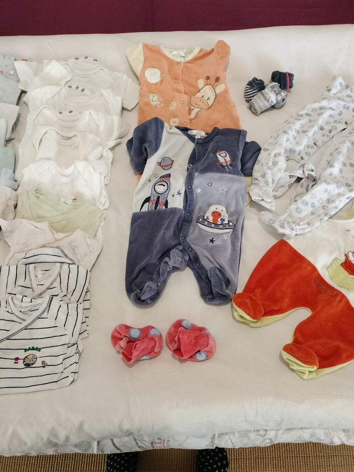 Lot bébé 1 mois - photo numéro 3