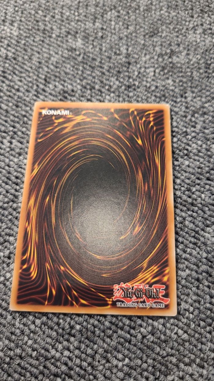 Carte yu gi oh Numéro 39 : utopie  - Starfoil rare 1996 - photo numéro 2