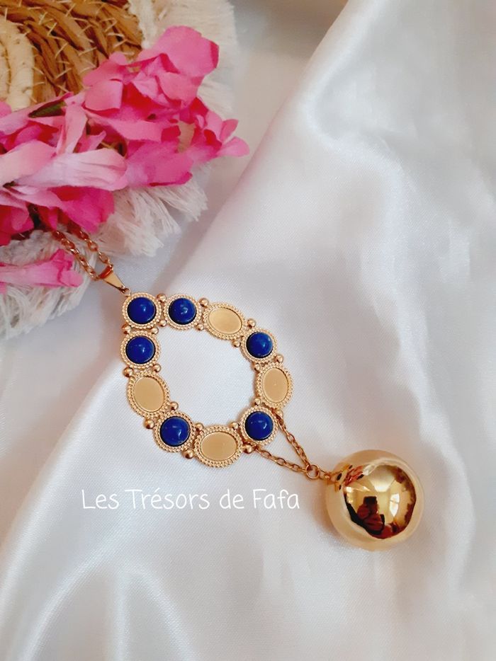 Bola de grossesse fait-main pendentif goutte et perles bleues