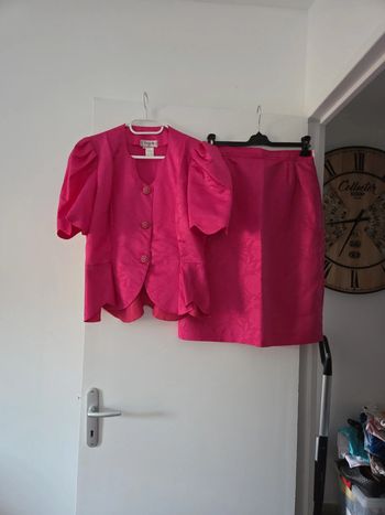 Ensemble jupe tailleur femme rose droite motifs taille 46 TBE variante