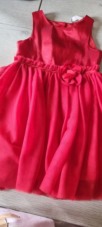 Robe rouge enfant